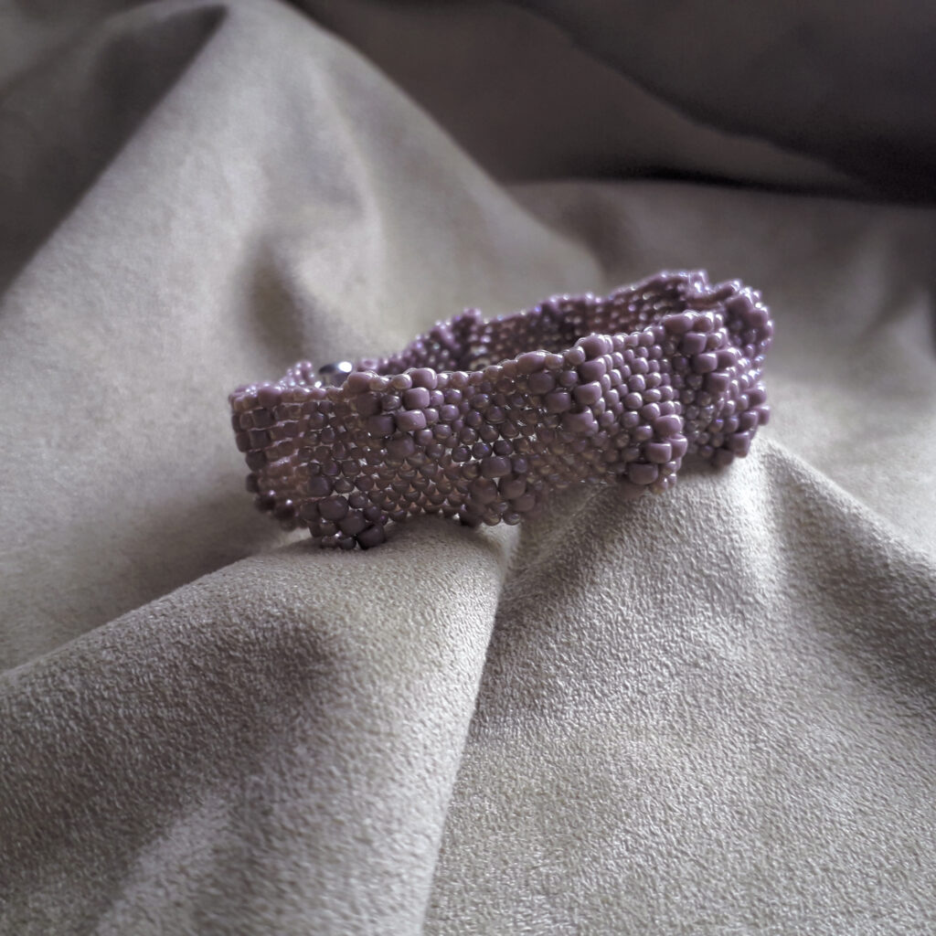 браслет мозаичным плетением бисером разного размера академия бисероплетения